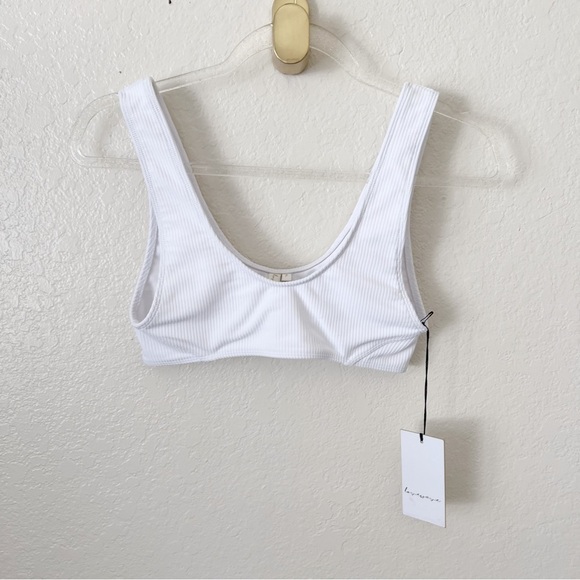 BNWT LOVEWAVE x Revolve Bambam Top in White bikini top size small - Picture 3 of 10